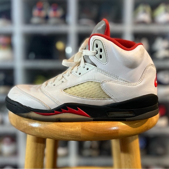 Air Jordan Retro 5 “Fire Red” - Picture 4 of 6